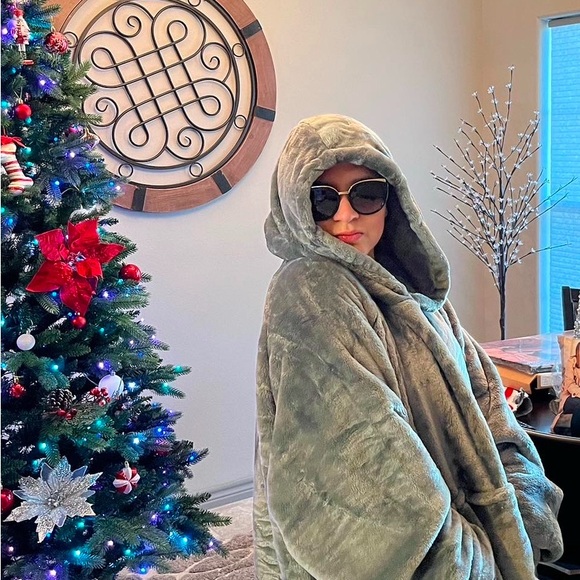 Meet your Posher, Jax - Picture 1 of 1